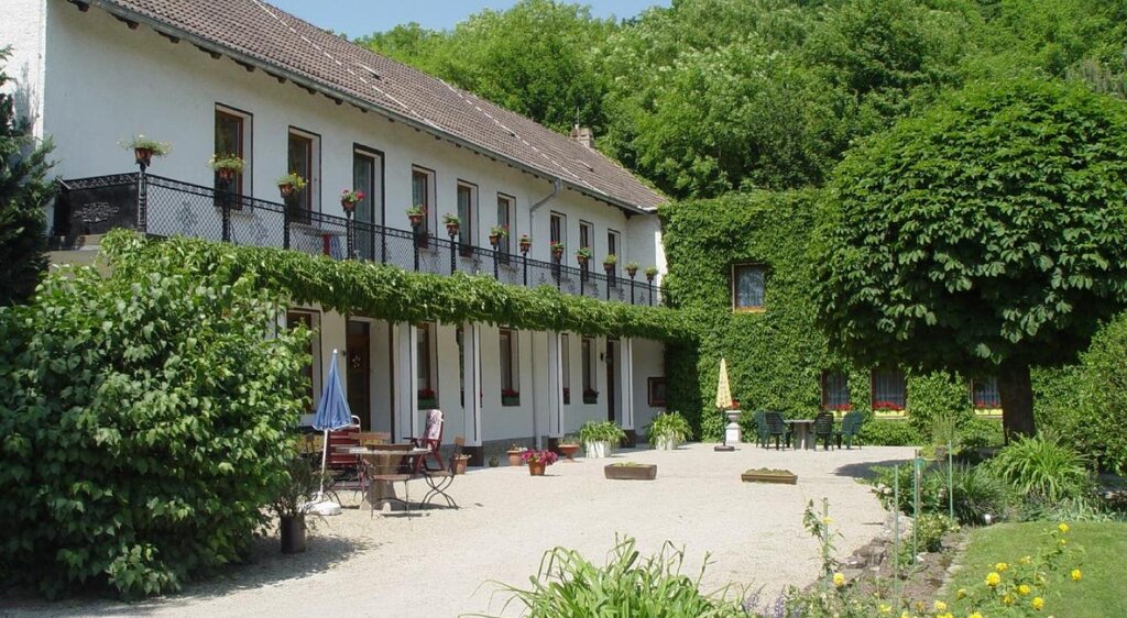Besuchen Sie die Pension Weichelt am Gradierwerk in Bad Sulza.