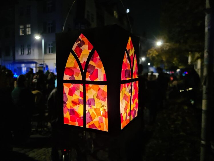 Laternenumzug im Damenviertel