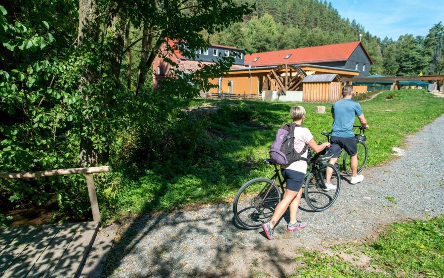 Ziegenmühle Brauereigasthof, Schleifreisen, am Städtekette-Radweg.