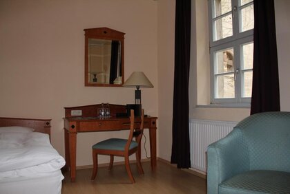 Inneneinrichtung des Ferienzimmers im Kloster in Memleben