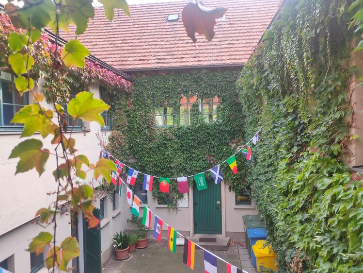 Fest auf der Mauer