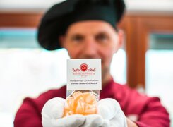 Zeitz-Der-Bonbonmann-Bonbons-Portrait