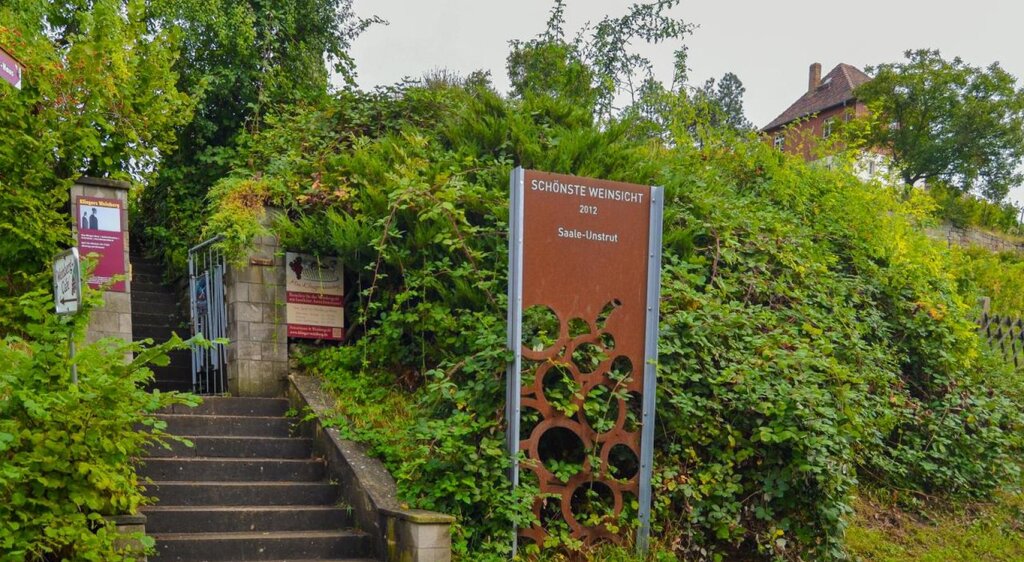Max-Klinger-Weinberg Großjena