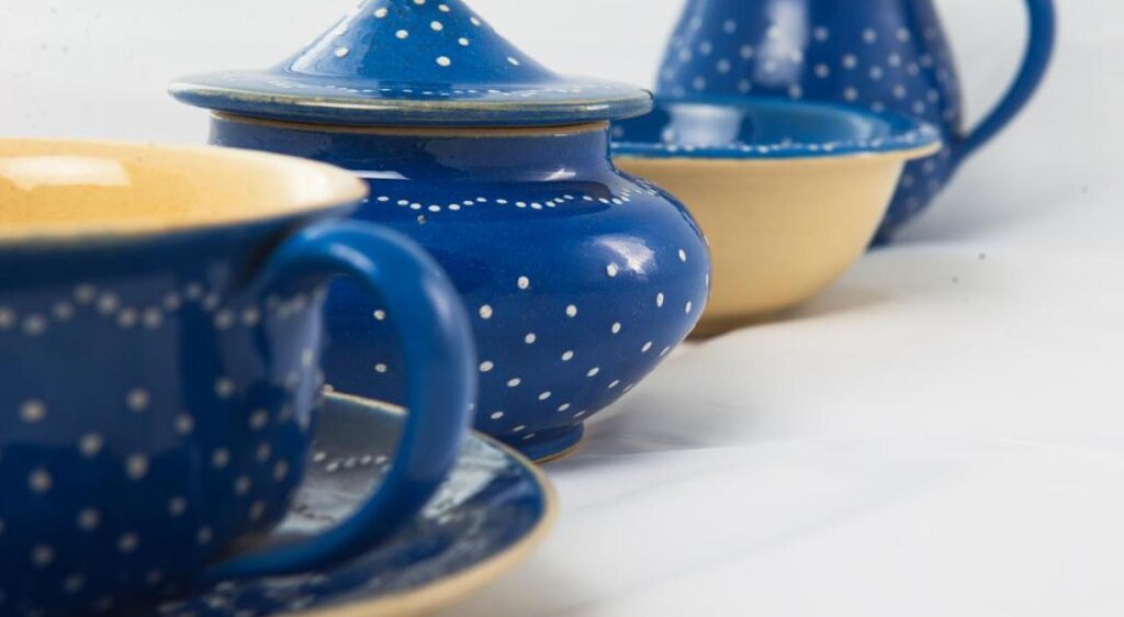 Bürgeler Keramik in Blau-Weiß