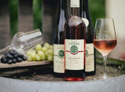 Würchwitz-Wein-und-Sektgut-Hubertus-Triebe-Weinfass-Hof