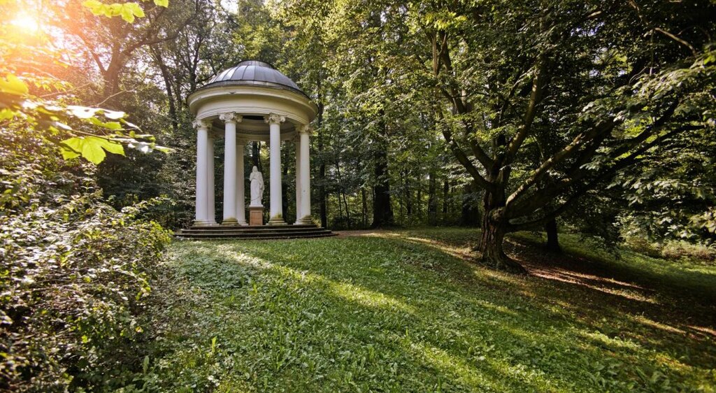 Tempel im Park Bad Köstritz
