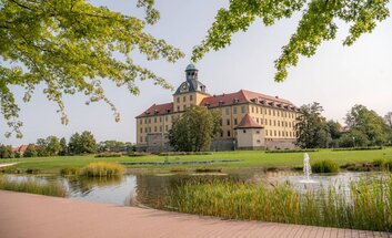 Schloss Moritzburg Vorderansicht am Tag.