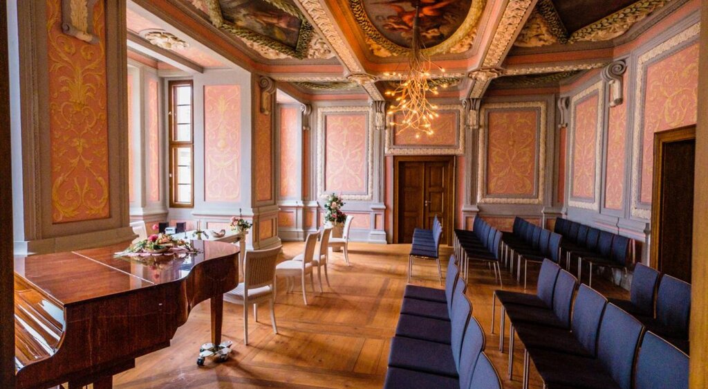 Saal im Fürstenhaus Weißenfels aus der seitlichen Perspektive