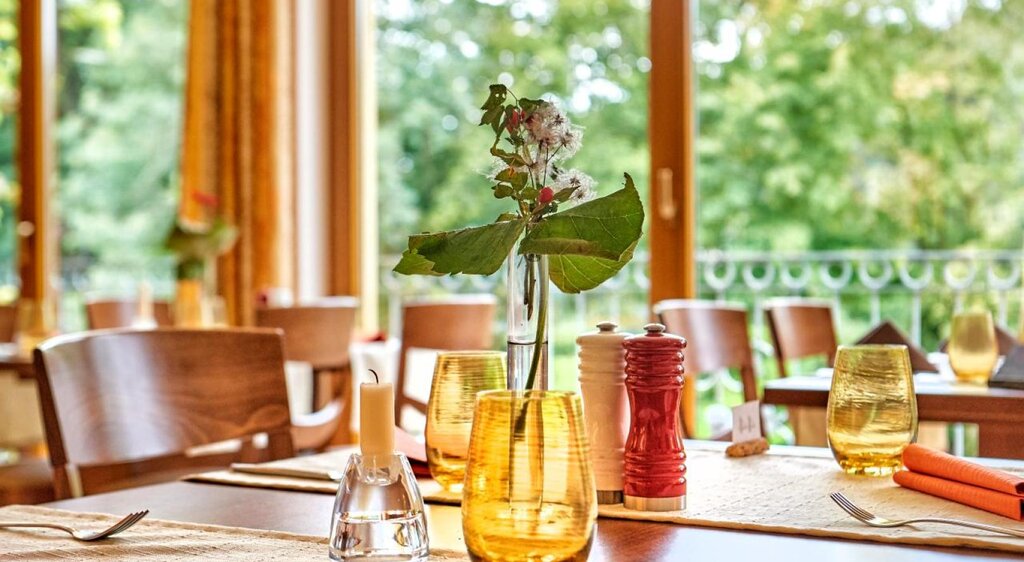 Thüringer Weingut Zahn in Großheringen OT Kaatschen, Restaurant "Thüringer Weinstube"