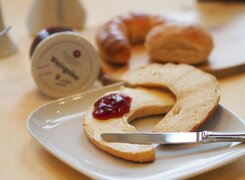 Freyburg-Weinberghotel-Edelacker-Weingelee-3