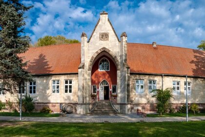 Vorderansicht der Naumburger Wein- und Sektmanufaktur.