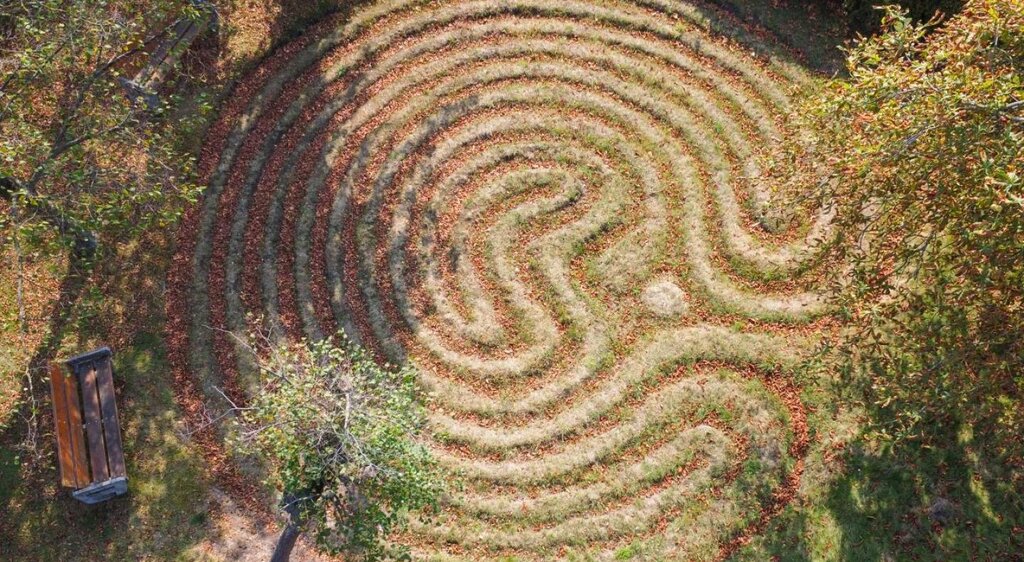 Trojaburg und Rasenlabyrinth in Steigra