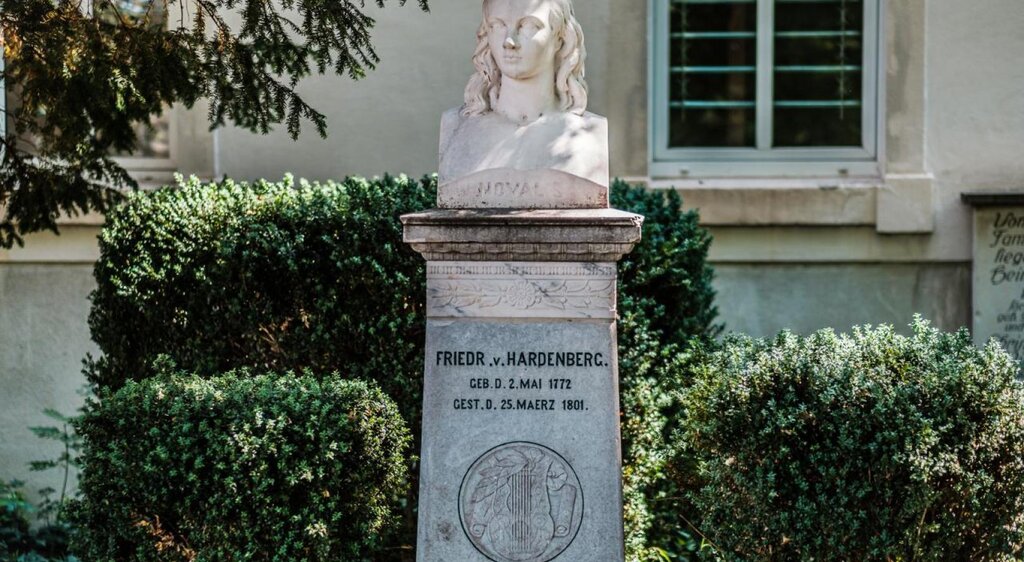 Novalisbüste im Garten der Novalis-Gedenkstätte Weißenfels