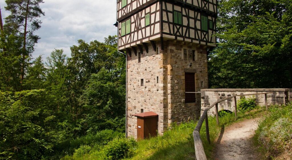 Der Herzogstuhl in der Nähe der Jagdanlage Rieseneck bei Hummelshain