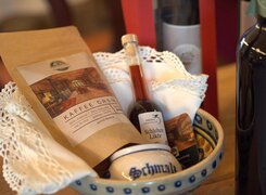 Vitzenburg-Troedelcafe-Geschenk-Copyright-SUT