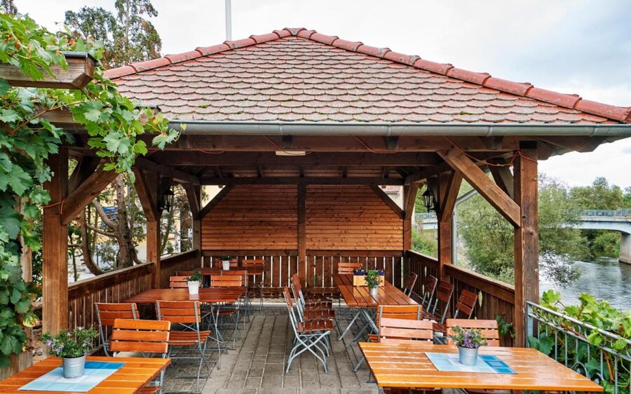 Thüringer Weingut Zahn in Großheringen OT Kaatschen, Restaurant "Thüringer Weinstube"