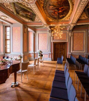 Saal im Fürstenhaus Weißenfels aus der seitlichen Perspektive