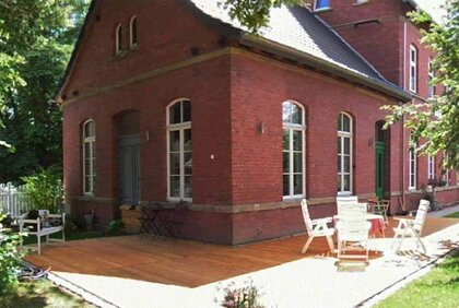 Bahnhof Droyßig - Übernachten im Denkmal