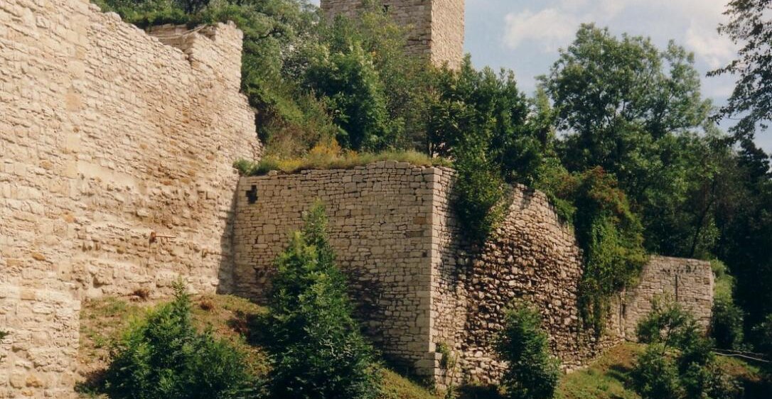 Burgmauer der Eckartsburg