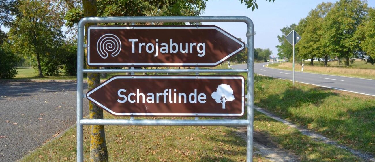 Trojaburg und Rasenlabyrinth in Steigra