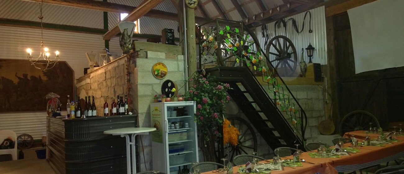 Dekorierte Weinscheune