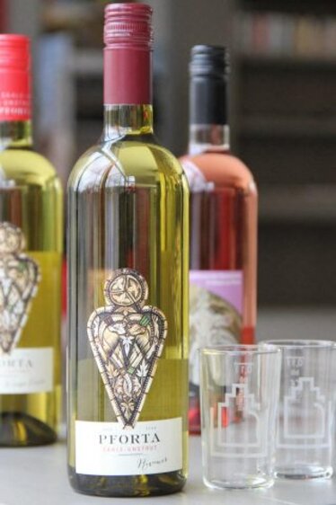 Junger Wein in alten Mauern - Themenführung mit Weinverkostung 