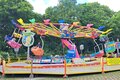 Der Herbstmarkt startet am Donnerstag, 3. September, um 16:00 Uhr mit dem beliebten Familientag auf dem Rummelplatz am Franz-Spiller-Platz. Ermäßigte Fahrpreise, Musik und kulinarische Angebote machen den Auftakt besonders familienfreundlich. Viele Unternehmen der Region nutzen den Donnerstagabend traditionell für ein geselliges Miteinander auf dem Festgelände.<br><br type="_moz">
