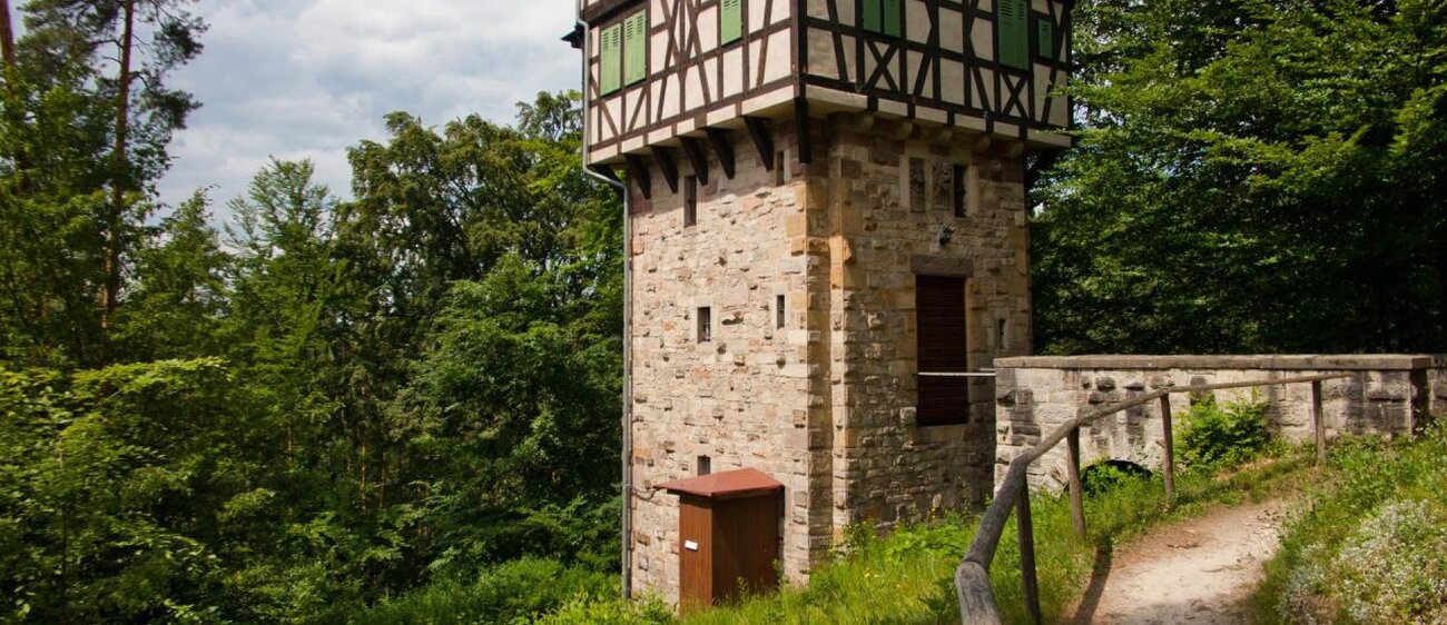 Der Herzogstuhl in der Nähe der Jagdanlage Rieseneck bei Hummelshain