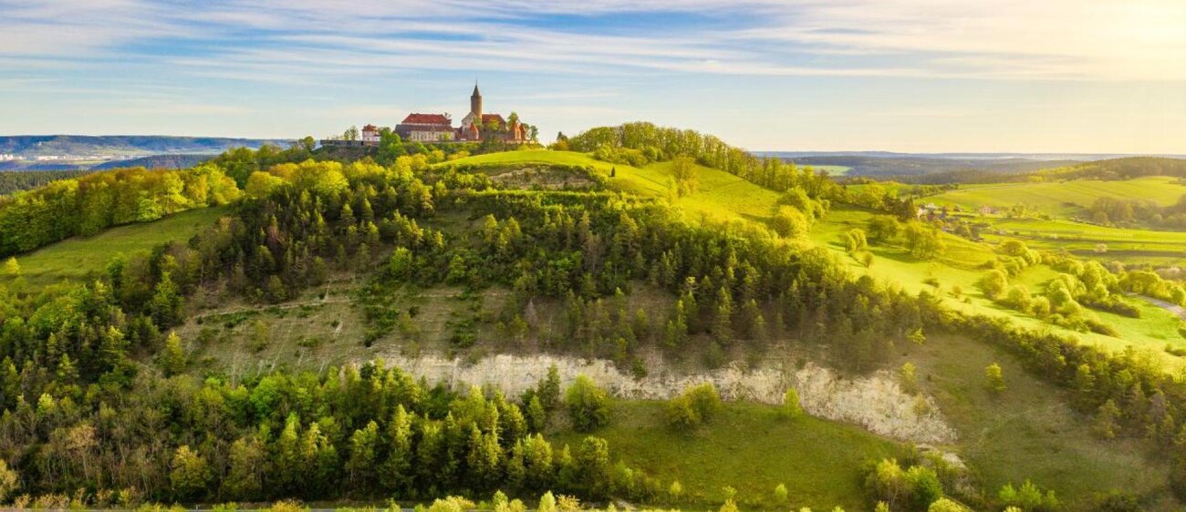 Leuchtenburg mit Muschelkalkhang