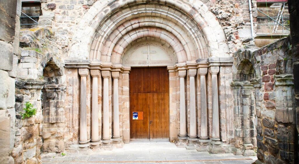 Portal der Klosterkirche Thalbürgel