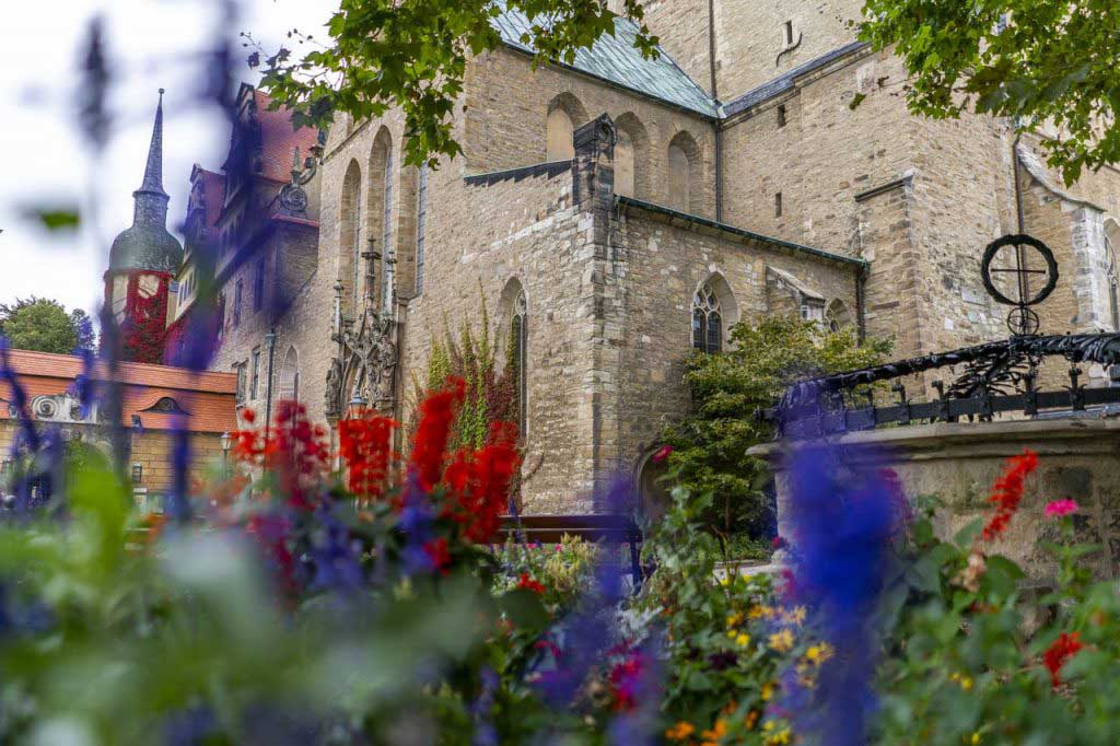 Blick auf die Westfassade des Merseburger Doms (c) kommwirmachendaseinfach