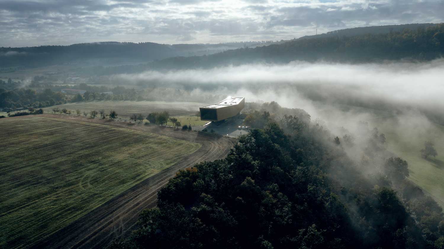 Arche Nebra im Morgennebel (c) Saale-Unstrut-Tourismus e.V., Falko Matte