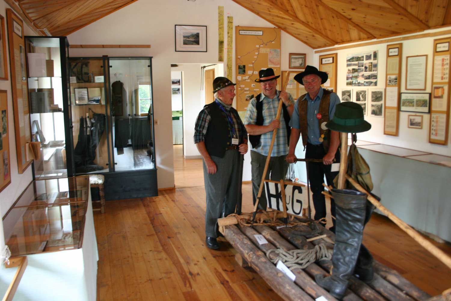 Einblick in die Ausstellung des Flößereimuseums in Uhlstädt (c) Thüringer Tourismusverband Jena-Saale-Holzland e.V.