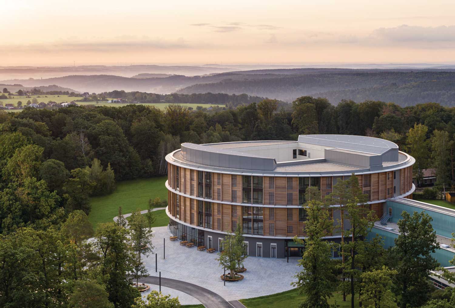 The Waldklinken Eisenberg are integrated into nature (c) HGEsch-Photography