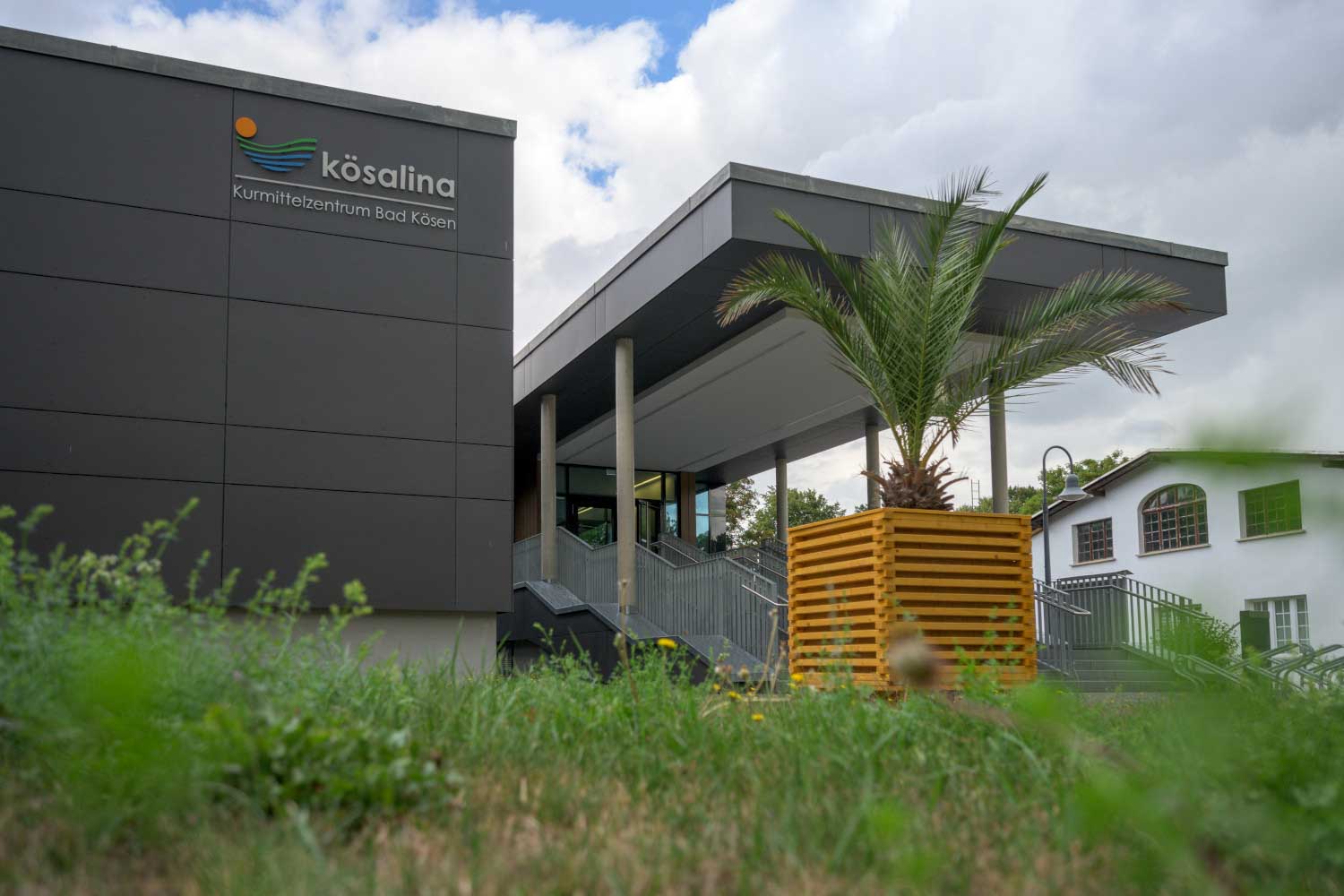 The kösalina is the place to go for those seeking relaxation and medical treatments (c) Alex K. Media