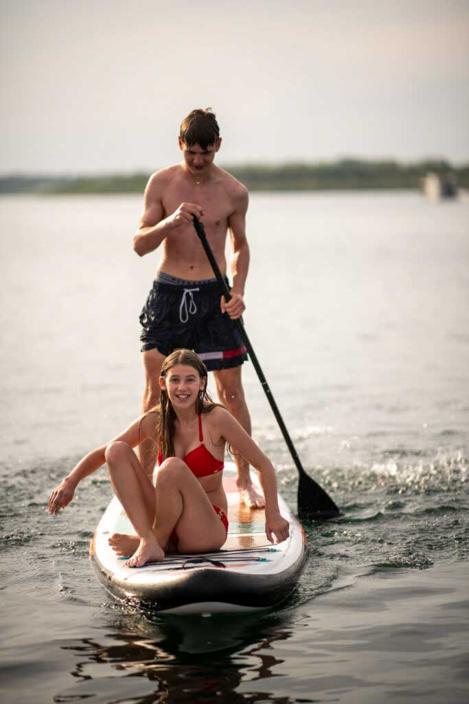 Mit dem SUP auf dem Geiseltalsee (c) Saale-Unstrut-Tourismus e.V., Falko Matte