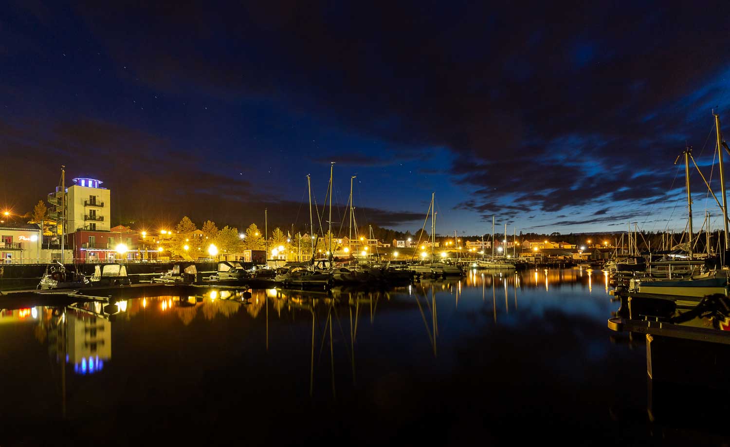 Marina Mücheln at blue hour (c) Sven Runkel