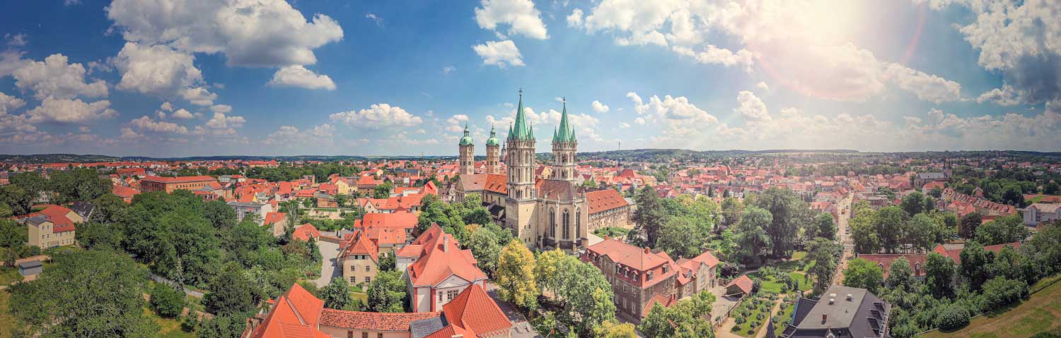 Blick aus der Ferne auf den Naumburger Dom (c) Vereinigte Domstifter, Falko Matte